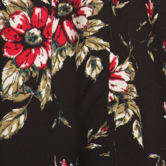 NEW Small Womens Floral Shorts Romper Jumpsuit Black Red Jumper - Picture 3 of 8